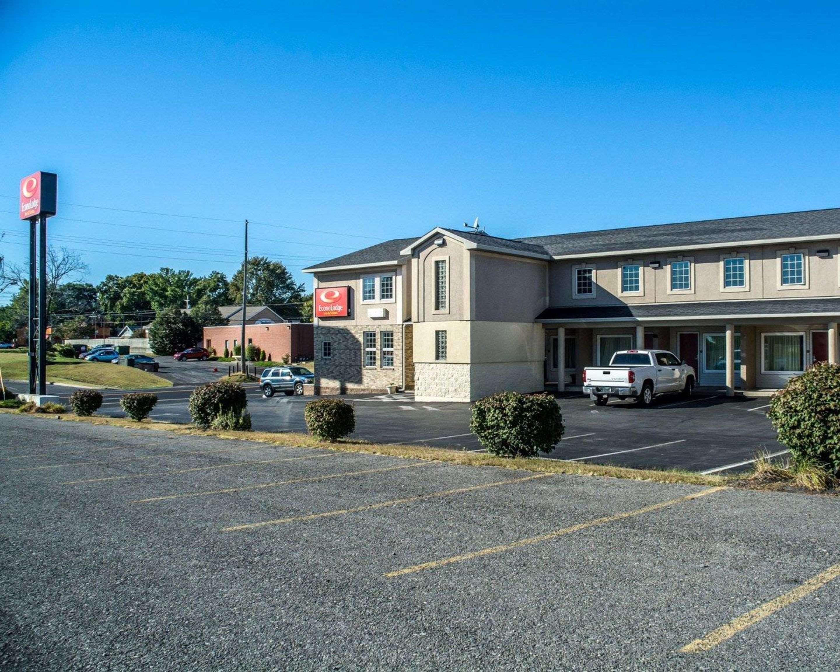 Econo Lodge & Suites Airport North Syracuse Экстерьер фото